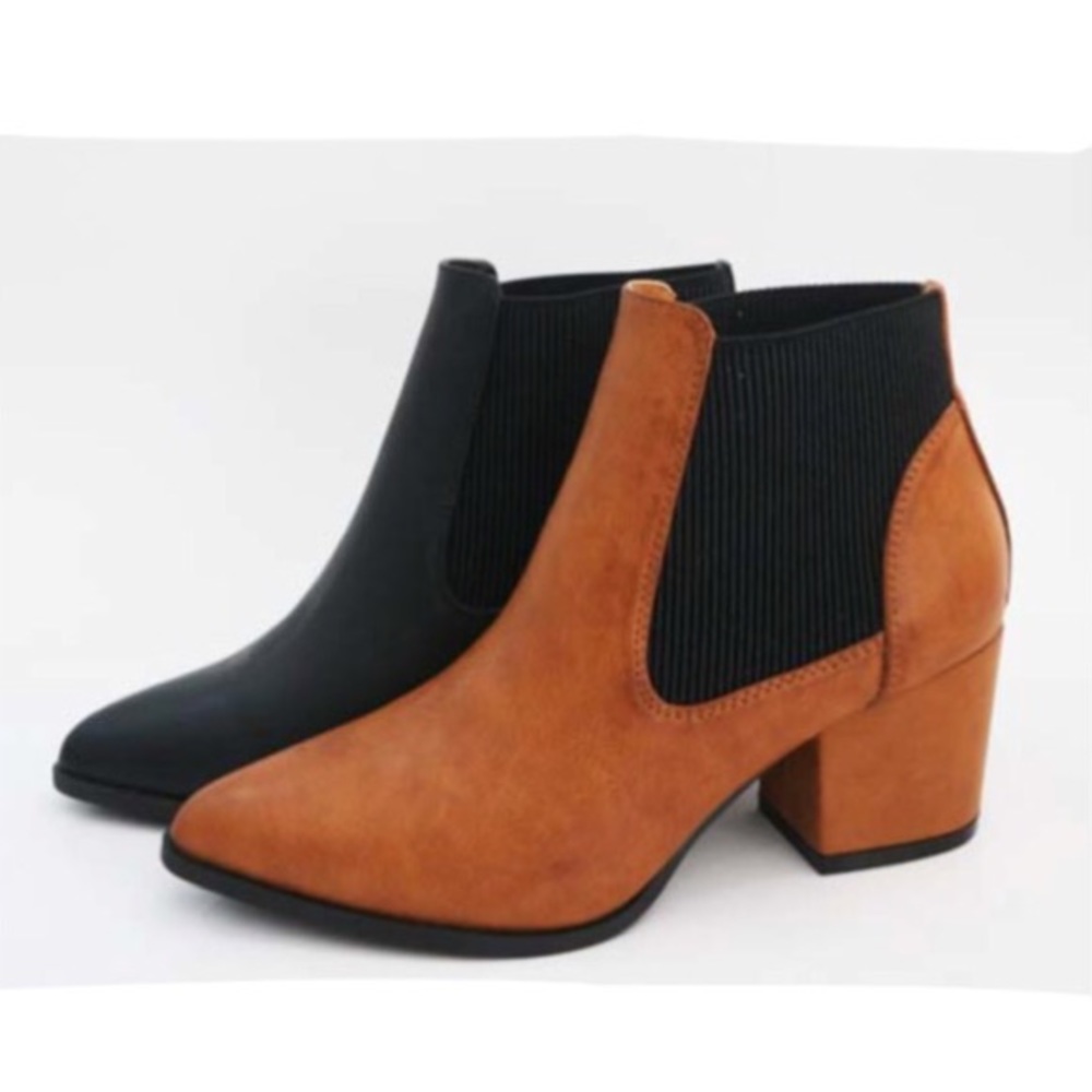 ✨HP✨Gorgeous Chelsea Booties - Picture 2 of 8